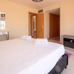 Lägenhet Spacious Penthouse Guadalmina, San Pedro